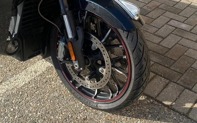 2021 Indian Motorcycle® Challenger® Limited Thunder Black Pearl