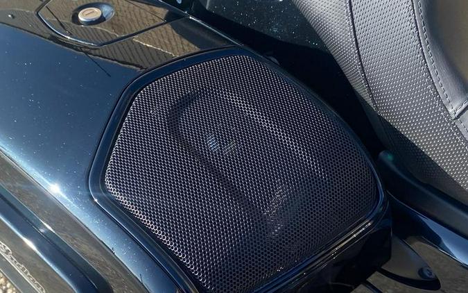 2021 Indian Motorcycle® Challenger® Limited Thunder Black Pearl