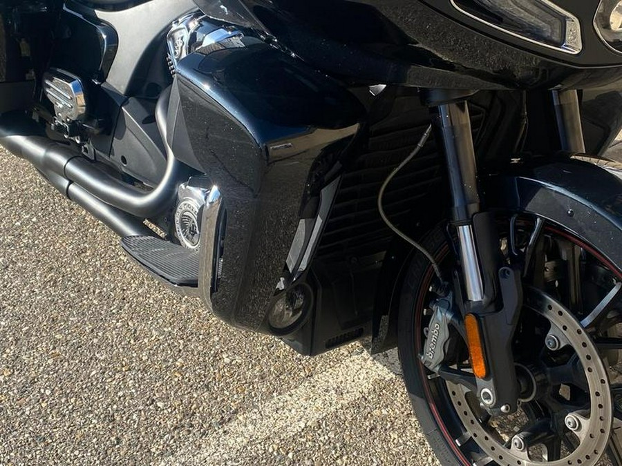 2021 Indian Motorcycle® Challenger® Limited Thunder Black Pearl