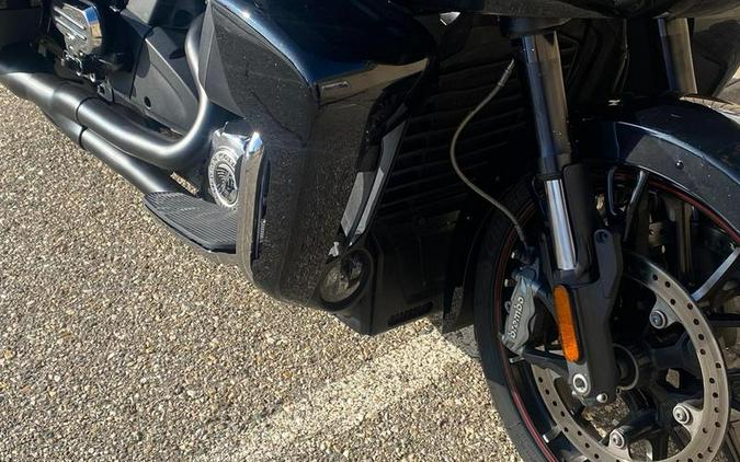 2021 Indian Motorcycle® Challenger® Limited Thunder Black Pearl