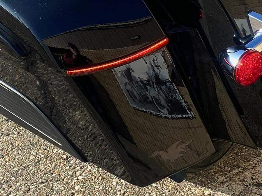 2021 Indian Motorcycle® Challenger® Limited Thunder Black Pearl