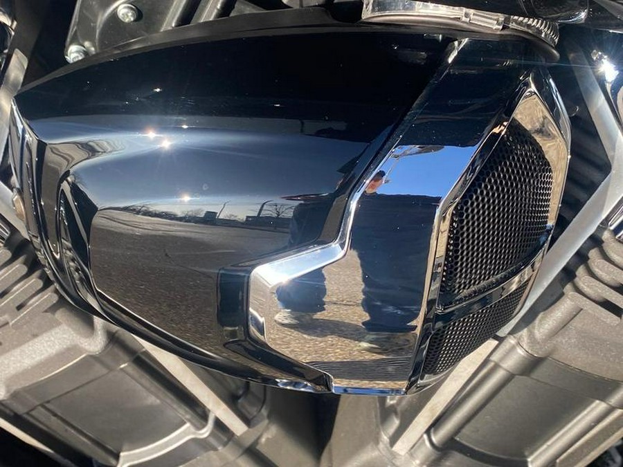 2021 Indian Motorcycle® Challenger® Limited Thunder Black Pearl