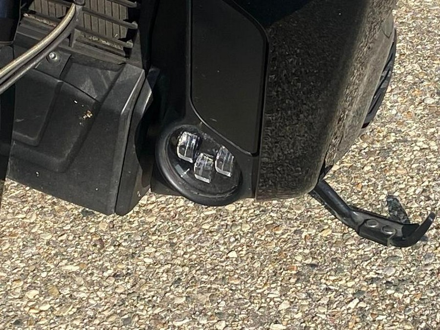 2021 Indian Motorcycle® Challenger® Limited Thunder Black Pearl