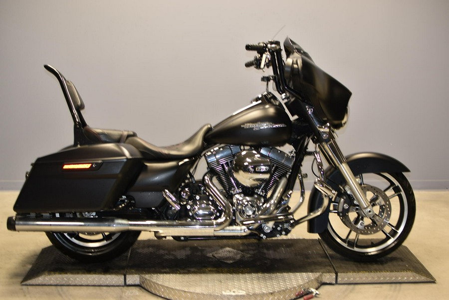 2014 Harley-Davidson Street Glide FLHX