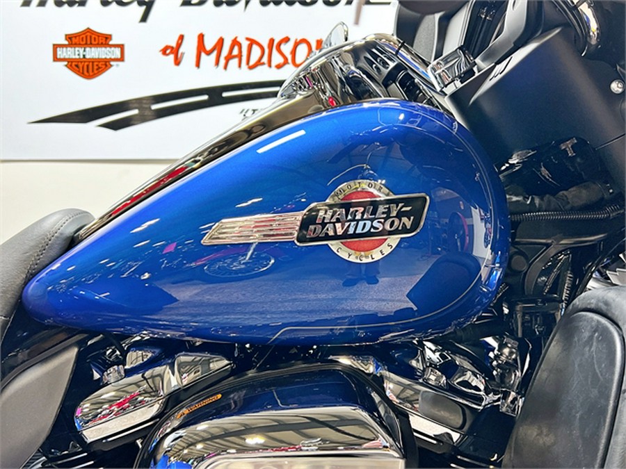 2024 Harley-Davidson Tri Glide Ultra FLHTCUTG Blue Burst