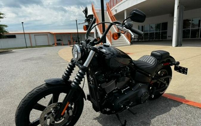 2024 Harley-Davidson Street Bob 114 Vivid Black