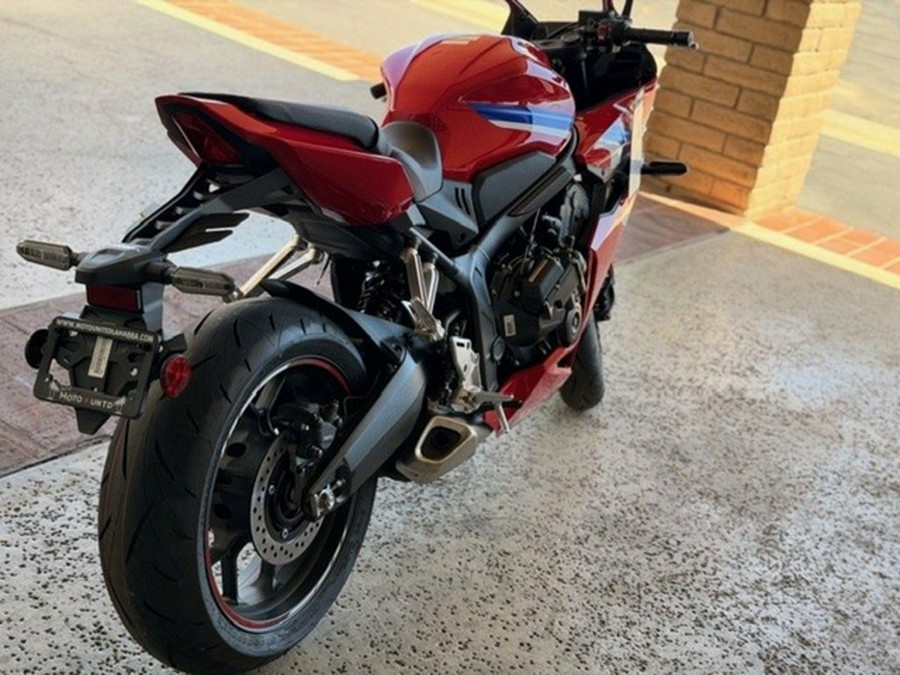 2026 Honda CBR650R E-Clutch