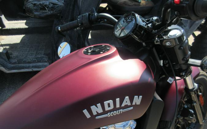 2022 INDIAN MOTORCYCLE SCOUT BOBBER ABS MAROON METALLIC SMK 49ST