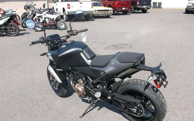 2025 Husqvarna® Svartpilen 801