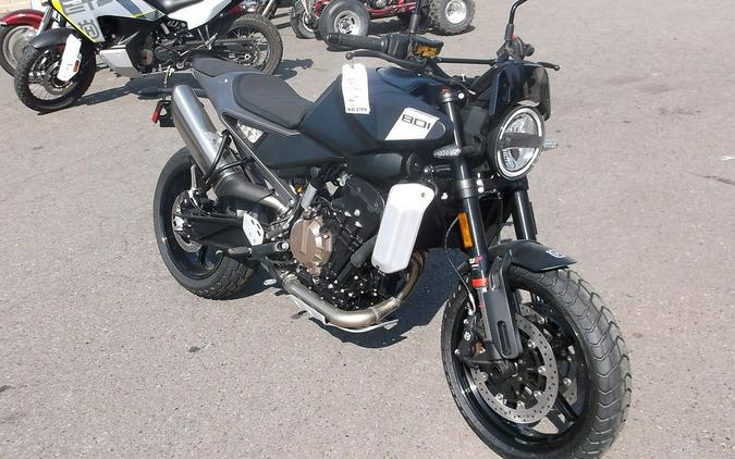 2025 Husqvarna® Svartpilen 801