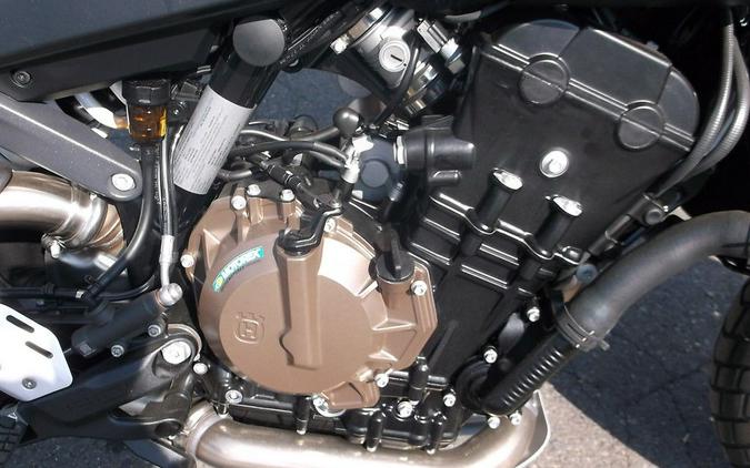 2025 Husqvarna® Svartpilen 801