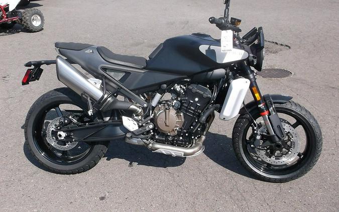2025 Husqvarna® Svartpilen 801