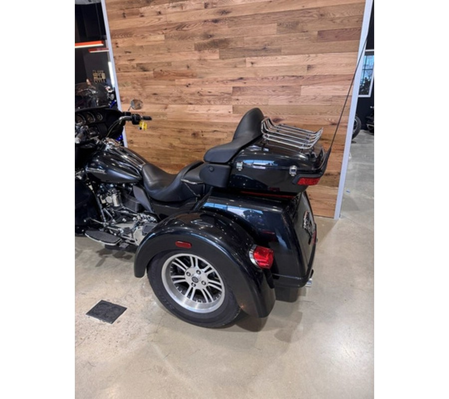 2018 Harley-Davidson Trike FLHTCUTG - Tri Glide Ultra