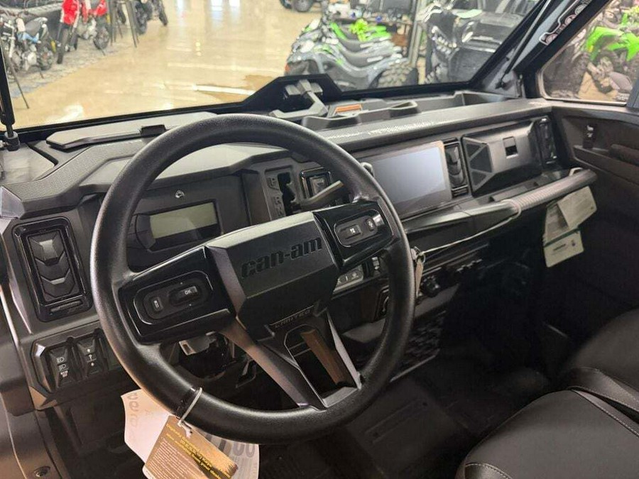 2026 Can-Am Defender Limited HD11