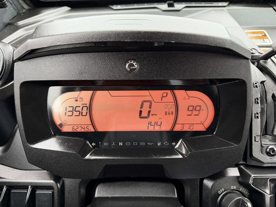 2024 Can-Am® Defender MAX Limited HD10