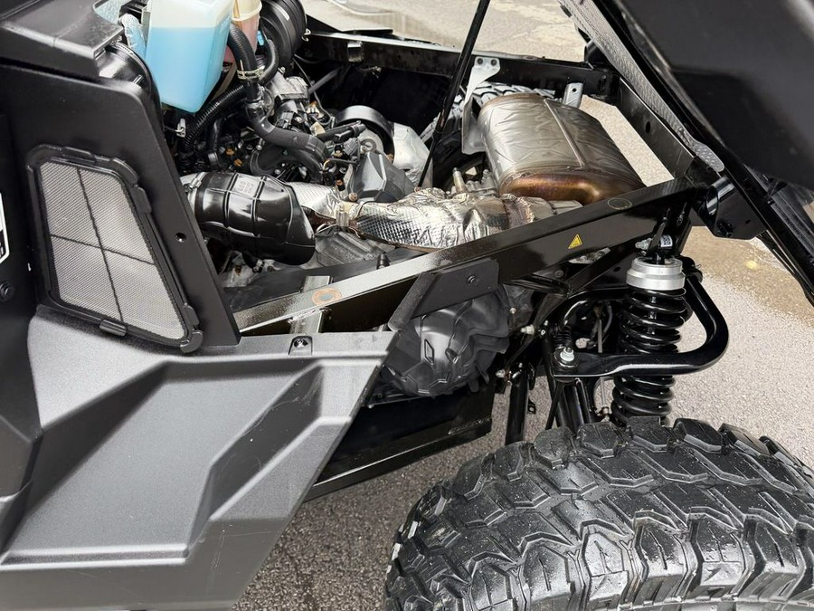 2024 Can-Am® Defender MAX Limited HD10