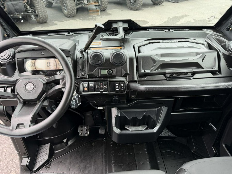 2024 Can-Am® Defender MAX Limited HD10