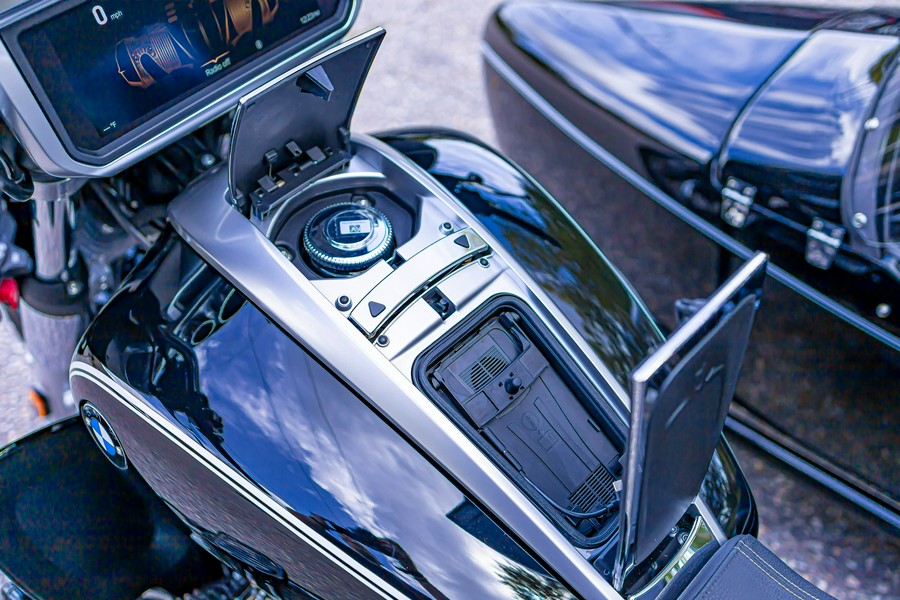 2025 BMW R18 TRANSCONTINENTAL W/SIDECAR & ABS