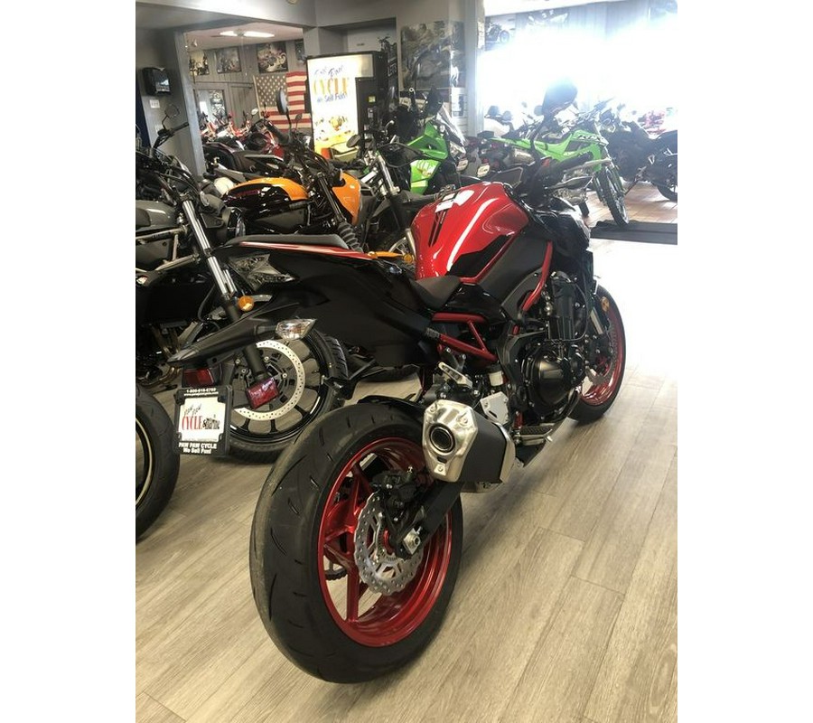 2024 Kawasaki Z900 ABS Candy Persimmon Red/Ebony