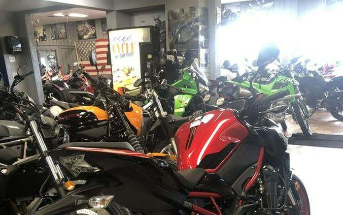 2024 Kawasaki Z900 ABS Candy Persimmon Red/Ebony