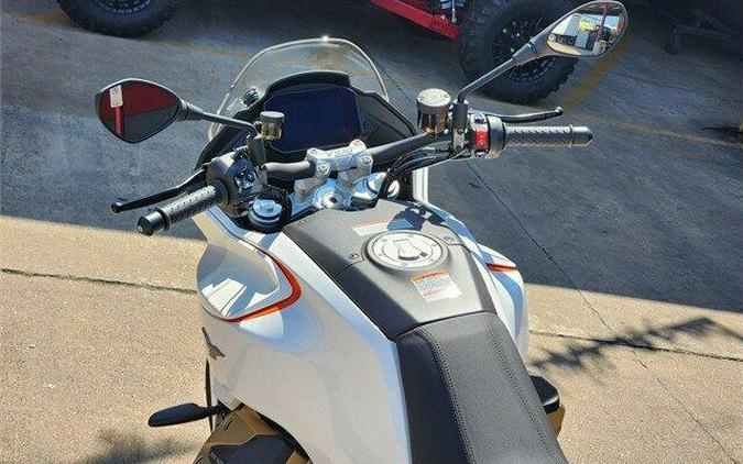2024 MOTO GUZZI V100 MANDELLO