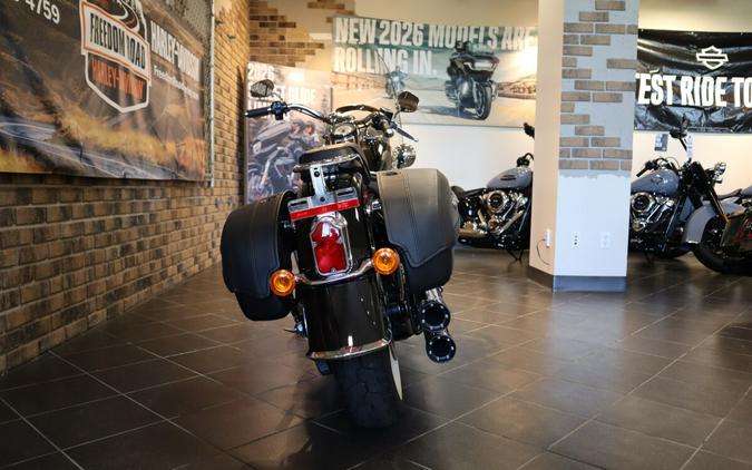 2017 Softail® Deluxe (FLSTN)