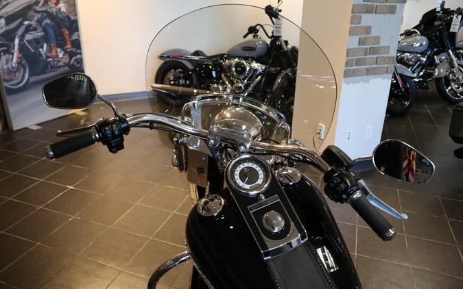 2017 Softail® Deluxe (FLSTN)