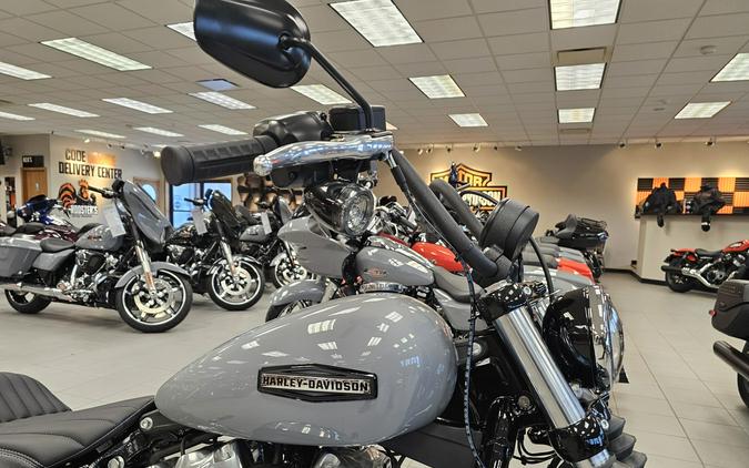 2026 Harley-Davidson® Street Bob® DRK BILIARD GRY