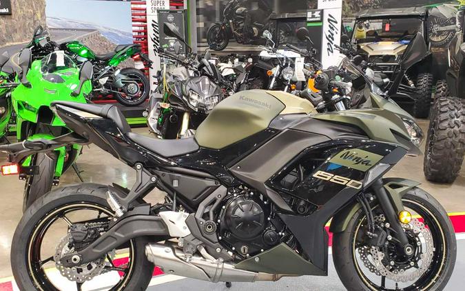 2023 Kawasaki Ninja 650 Review [14 Fast Facts]