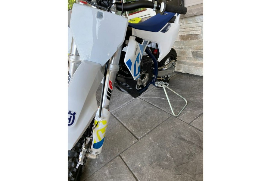 2024 Husqvarna Motorcycles EE 5