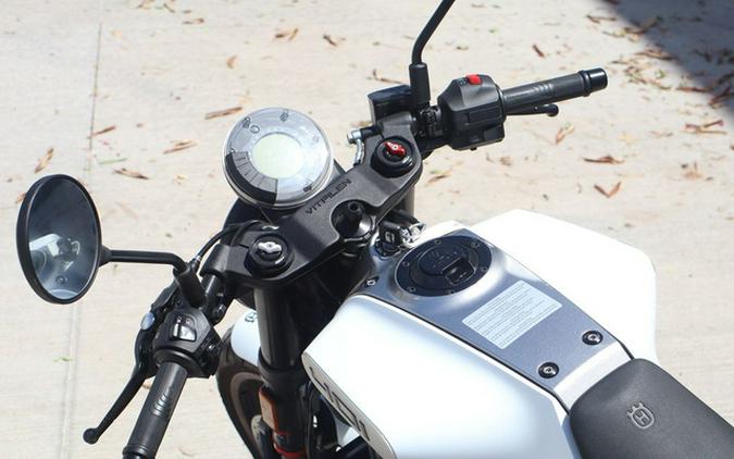 2023 Husqvarna Svartpilen 401