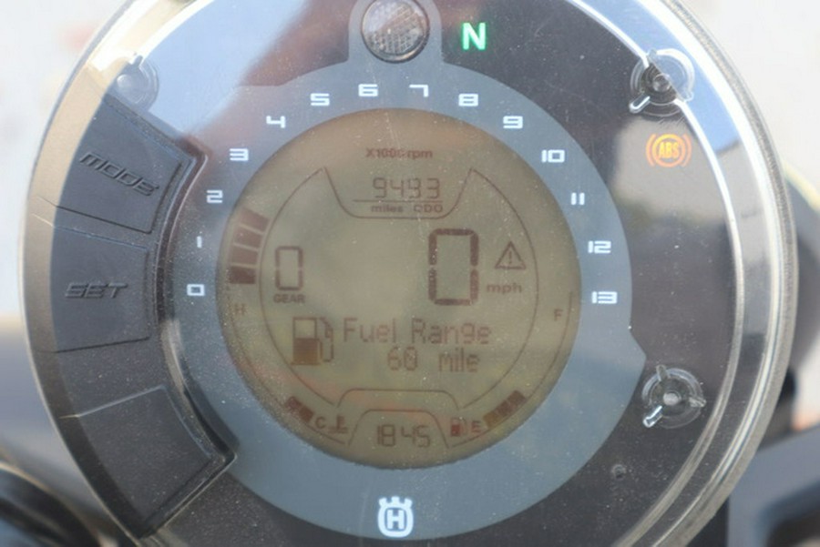 2023 Husqvarna Svartpilen 401