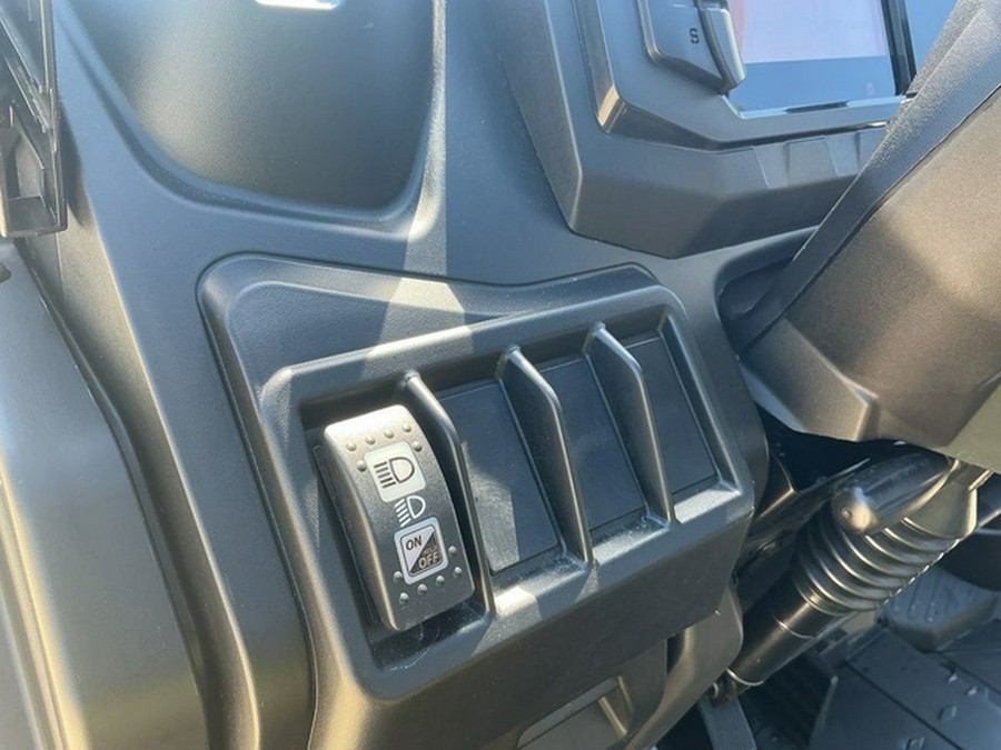 2027 Can-Am Defender MAX DPS HD7
