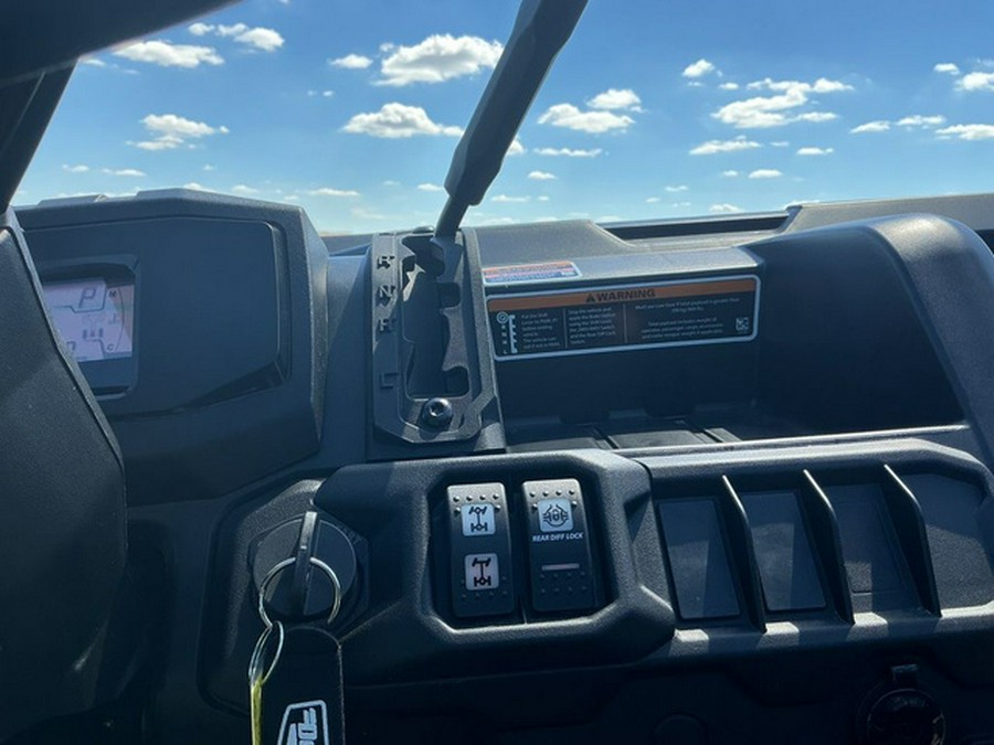 2027 Can-Am Defender MAX DPS HD7