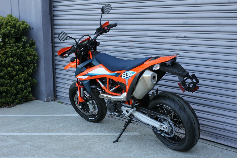 2023 KTM 690 SMC R