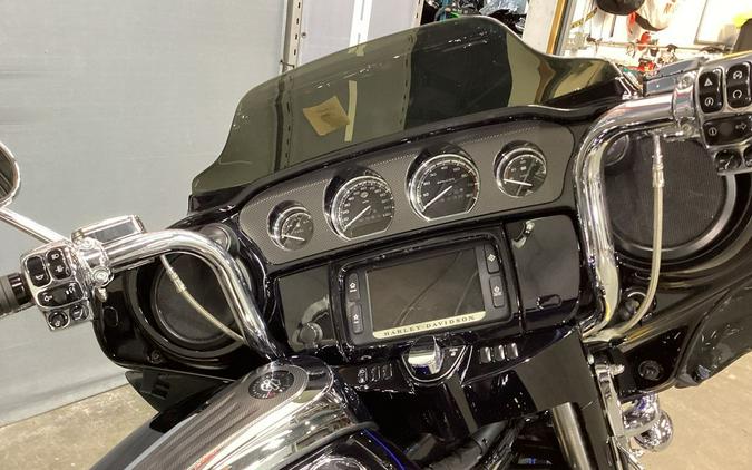 2016 Harley-Davidson® FLHXSE - CVO™ Street Glide®