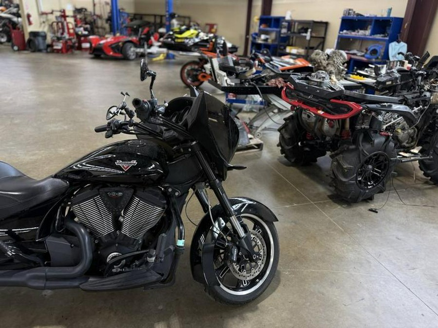 2015 Victory Motorcycles® Cross Country 8-Ball™ Gloss Black