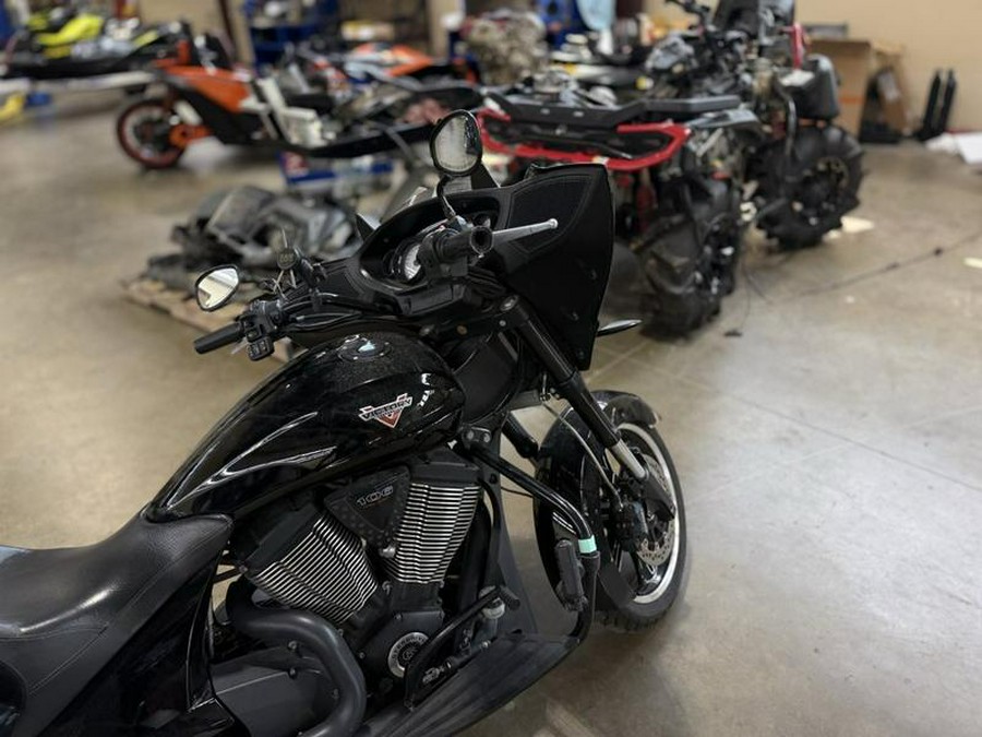 2015 Victory Motorcycles® Cross Country 8-Ball™ Gloss Black