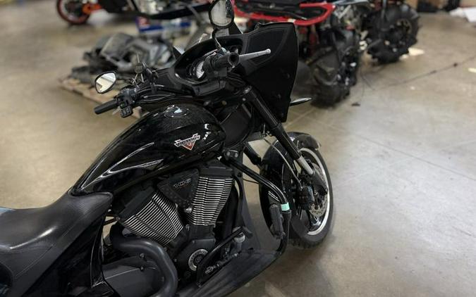 2015 Victory Motorcycles® Cross Country 8-Ball™ Gloss Black