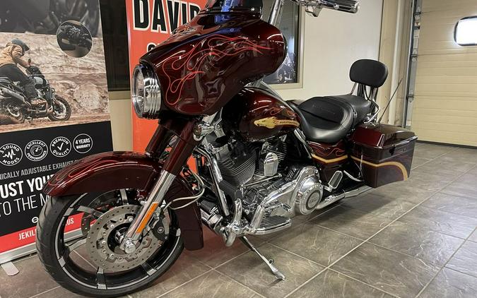 2010 Harley-Davidson® FLHXSE - CVO™ Street Glide®