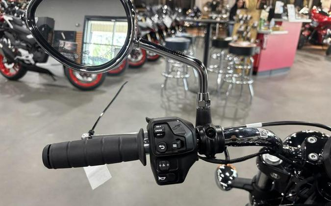 2025 Indian Motorcycle® Scout® Classic Limited +Tech Black Metallic