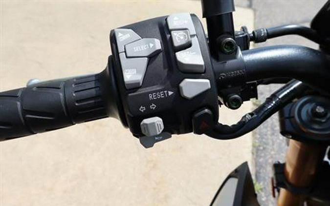 2025 Kawasaki Z900 SE ABS