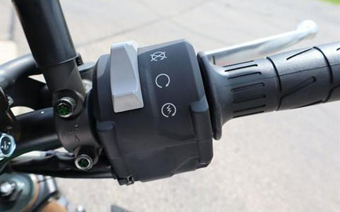 2025 Kawasaki Z900 SE ABS