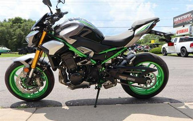 2025 Kawasaki Z900 SE ABS