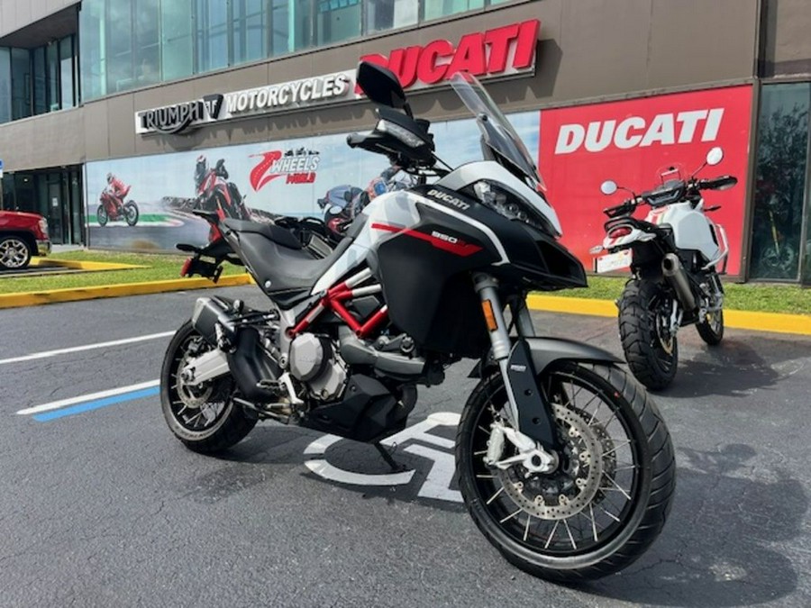 2021 Ducati Multistrada 950 S Spoked Wheels GP White