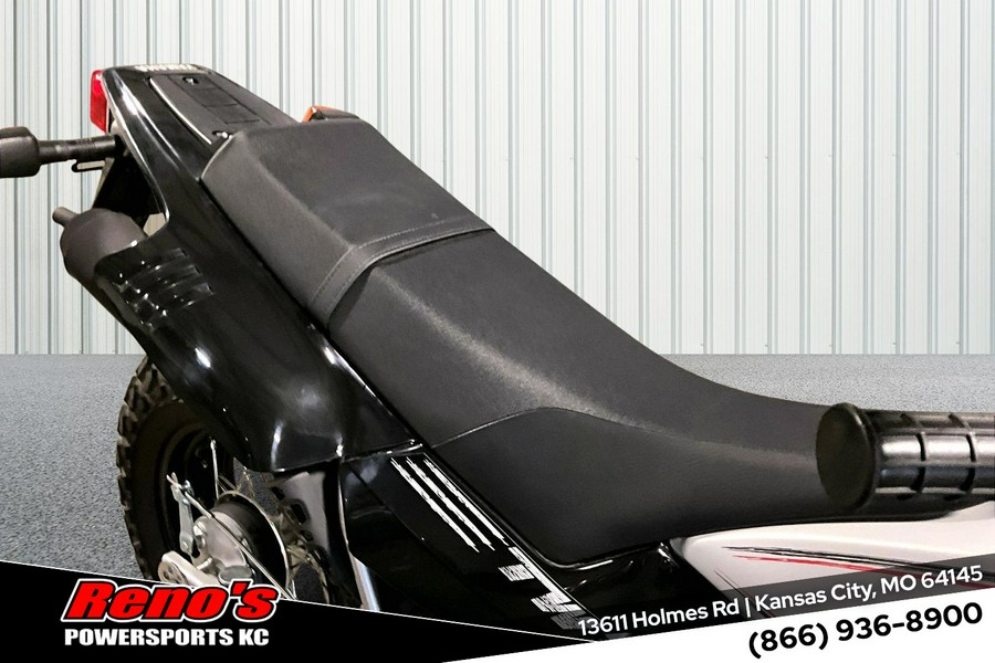 2025 Yamaha TW 200