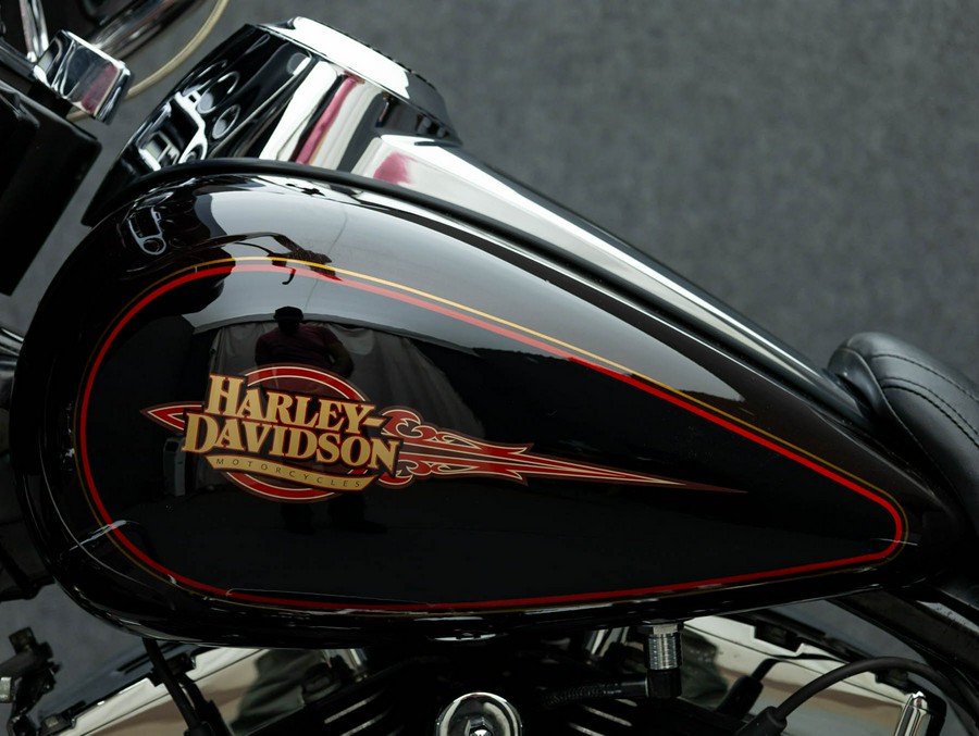 2011 HARLEY DAVIDSON FLHTC ELECTRA GLIDE CLASSIC