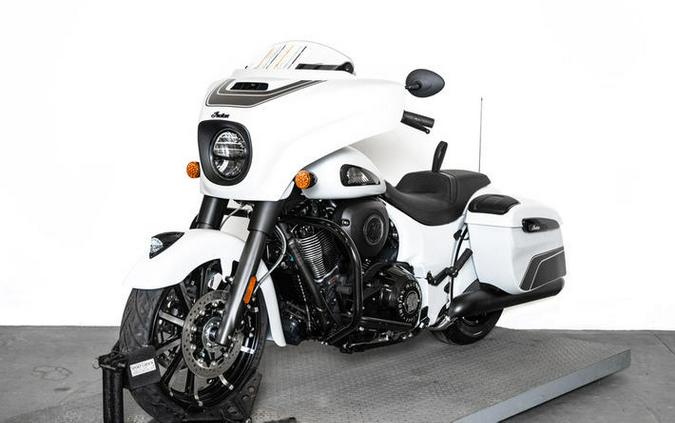 2024 Indian Motorcycle® Chieftain® Dark Horse® w/Powerband Audio Pkg Ghost White Metallic Smoke wit