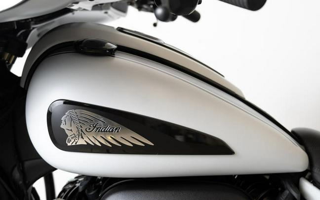 2024 Indian Motorcycle® Chieftain® Dark Horse® w/Powerband Audio Pkg Ghost White Metallic Smoke wit