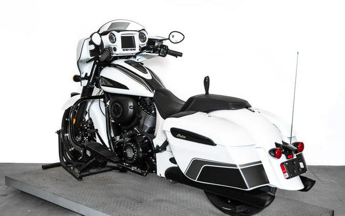 2024 Indian Motorcycle® Chieftain® Dark Horse® w/Powerband Audio Pkg Ghost White Metallic Smoke wit